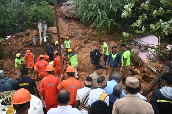 திருவண்ணாமலை மண்ணில் மாட்டிய 7 பேரின் போராட்டம்.. மீட்புக்கு துரிதமாக செயல்படும் படையினர்!