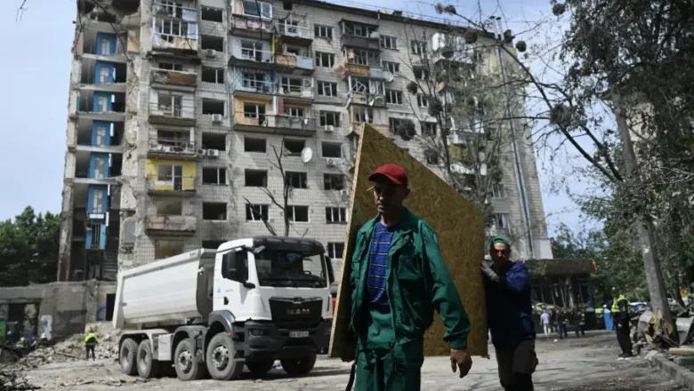 உக்ரைன் தலைநகரம், கீவ் மீது ரஷ்யா புதிய அலை ட்ரோன் தாக்குதல்களை நடத்தியுள்ளது.