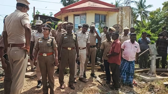“தனியாக ரோந்து செல்லாதீர்கள்” – போலீசாருக்கு அதிகாரிகள் கடும் உத்தரவு