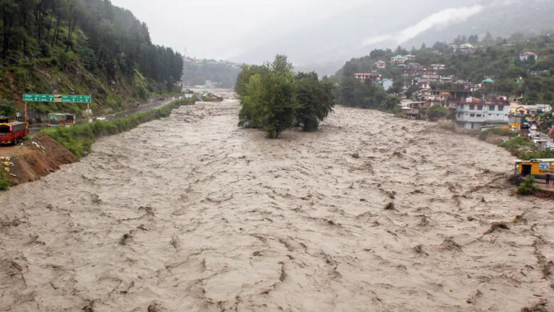 இமாச்சலப் பிரதேசத்தில் பருவமழையால் உயிரிழந்தவர்களின் எண்ணிக்கை 326 ஆக உயர்ந்துள்ளது.