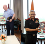 இங்கிலாந்தின் விமானப்படைத் தளபதியைச் சந்தித்தார் முப்படைத் தளபதி அனில் சவுகான்.