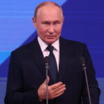 ரஷ்ய ஜனாதிபதி புதின்: மேற்கு ஆசிய மோதலின் தாக்கத்தை கோவிட்-19 பெருந்தொற்றுடன் ஒப்பிடுகிறார்