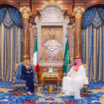 எரிசக்தி விநியோகத்தைப் பாதுகாக்க இத்தாலிய பிரதமர் ஜார்ஜியா மெலோனி வளைகுடா நாடுகளுக்குப் பயணம்.