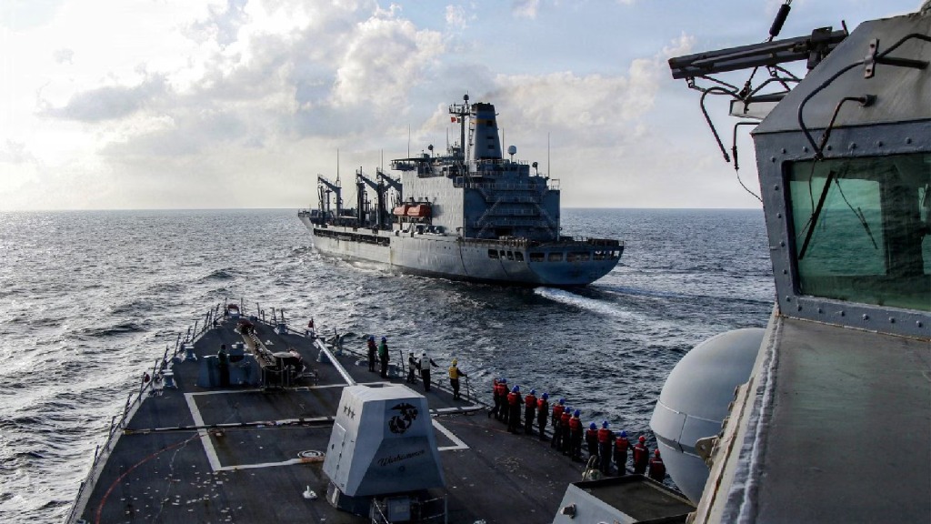 ஈரானிய துறைமுகங்களுக்கு அமெரிக்க இராணுவம் கடல்வழி முற்றுகையைத் தொடங்குகிறது.