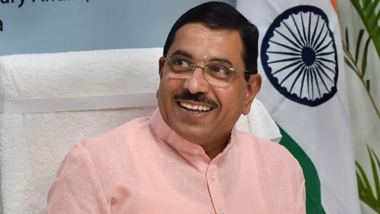 புதிய கல்வி அமைச்சர் பிரல்ஹாத் ஜோஷியின் கல்விப் பயணம்.
